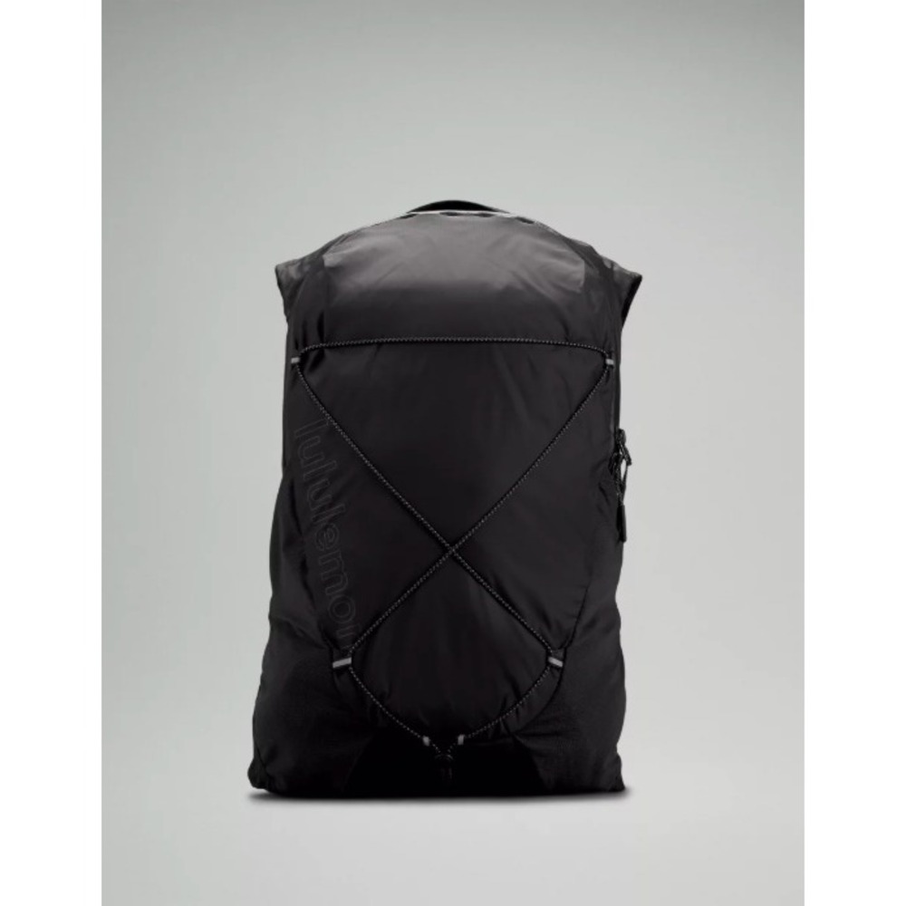 Lululemon‎ Active Backpack 10 L O/S Black Hydration Comp Water Repel Reflective